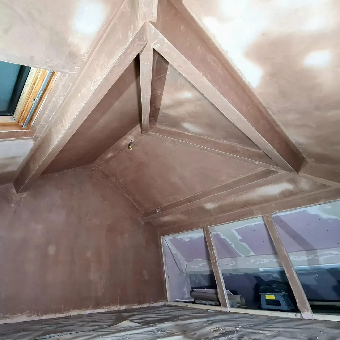 A room that has some kind of roof in it.